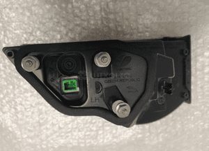Jaguar f-pace X761 lampa lewa tył tylna w klapie bagażnika oryginał 6