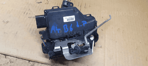 Zamek lewy przód przedni lewy Audi A4 B6 9PIN 4B1837015G 6