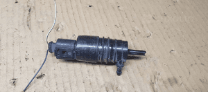 Pompka zbiorniczka spryskiwaczy BMW I F20 7310147 1