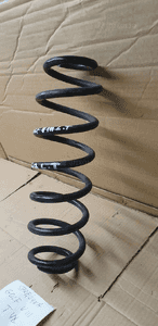 Sprężyna zawieszenia tył tylna VW Golf VIII 8 Kombi 3