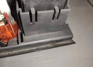 Audi A8 D2 lift panel tył kratka nawiewu zapalniczka oryginał 8