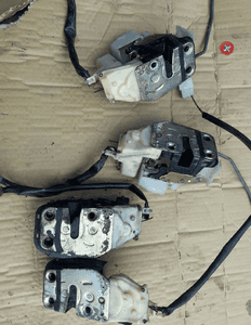 Mazda 626 GF GW 97-02 lift Zamek drzwi prawy lewy przód przedni tylny 5