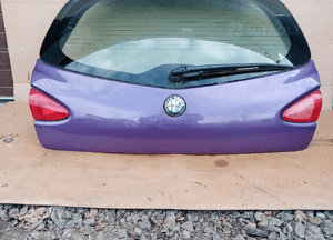 Klapa bagażnika tył tylna Alfa Romeo 147 6