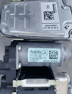 Pas bezpieczeństwa lewy prawy przód Mercedes E Klasa W212 610035800D 4