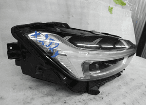 Volvo XC60 ii full led idealna lampa przednia prawa 3