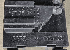 Audi A3  8L włącznik panel sterowania szyb 8L0959851 3
