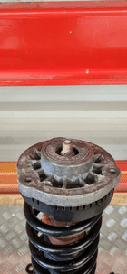 BMW F10 F11 ZWROTNICA AMORTYZATOR LEWY PRZÓD PRZEDNIE 6775769 6797765 4