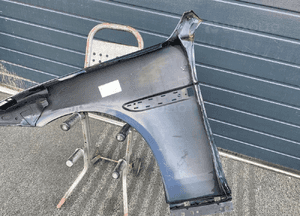 Błotnik przedni przód prawy jaguar xe GX73 2014- 11