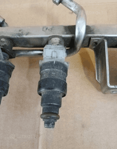 Listwa wtryskowa wtryski Audi A3 1.6 1.8 Golf IV 06B133317A 2