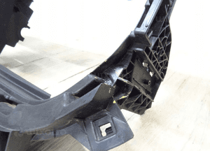 Bmw X1 U11 wzmocnienie grilla 7011116-12 6