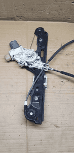 Mechanizm podnośnik szyby lewy przód BMW 1 E87 7067795S 7138465E 6927027 2