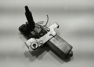 SILNICZEK WYCIERACZKI TYŁ TYLNEJ LAND ROVER DEFENDER HX12-17D413-AA 99-14 2