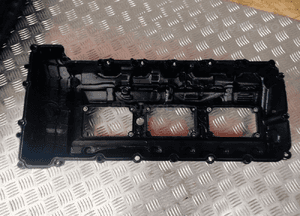Bmw E84 E90 F10 F15 pokrywa głowicy N55 7570292 zaworów 16