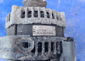 Toyota URBAN CRUISER 1.4 alternator 27060-33100 2