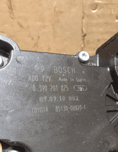 SILNICZEK WYCIERACZKI TYLNEJ TOYOTA YARIS II P9 1.0 0390201825 4