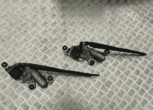 BMW E83 SILNICZEK WYCIERACZKI TYŁ 6917907 2