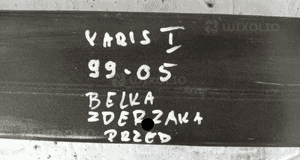 TOYOTA YARIS I belka zderzaka przednia przód 1999-2005 3
