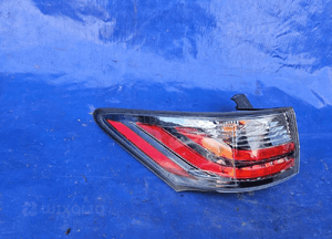 Lexus CT 200h 14-18 lampa tylna lewa tył 2