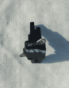 PRZEPŁYWOMIERZ POWIETRZA TOYOTA YARIS III AURIS II 1.5 22204-0V020 2