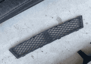 Mercedes Slk 170 LIFT kratka zderzaka  przedniego 1