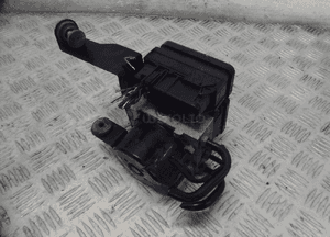 VOLVO V40 D3 014R POMPA ABS P31423315 3