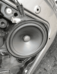 Mercedes CLA W117 zamek w drzwi lewe listwa klamka key less go podnośnik instalacja głośnik 4