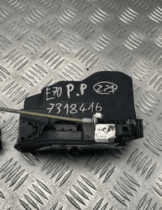 Bmw E70 E71 E72 F25 F26 zamek drzwi przednich przód prawych prawe 7318416 3