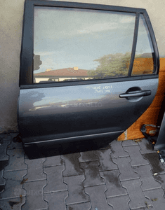 Mitsubishi Lancer 05r Kombi drzwi tyl prawe 2
