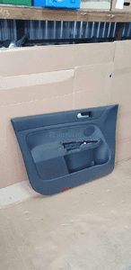 Boczek drzwi tapicerka lewy przód przednia lewa VW Golf V Plus 4