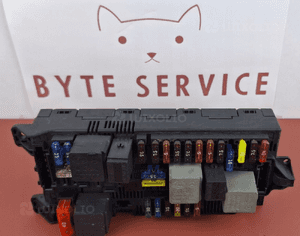 Mercedes-Benz W211 Skrzynka / Moduł BEZPIECZNIKÓW SAM 2115457101 1