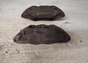 Range rover L322 3.6 TDV8 zaciski hamulcowe brembo przód komplet 1