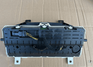 Licznik AH22-10849 RHD Land Rover Discovery 4 IV 3.0 D 2