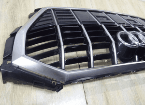 Grill atrapa zderzaka chrom audi Q3 83A s-line 18- 9
