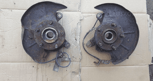 Mazda mpv 99-06 Zwrotnica piasta lewa prawa przód 1