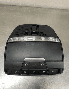 Lampka oswietlenie mercedes W205 A0009009007 org 1