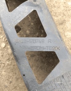 Ślizg zderzaka prawy przedni 8X23-17B749 Jaguar XF X250 2