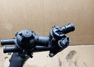 Obudowa termostatu termostat rurka wody Audi A3 8P 1.6 FSI 8