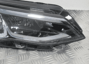 Lampa przednia przód prawa vw golf viii 8 led 5H1 2019- 5