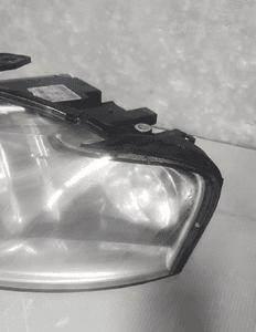 Audi A4 B7 lampa lewa reflektor 8E0941003BL uk 2