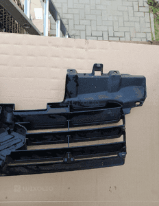 Suzuki ignis maskownica / grill / atrapa górna chłodnicy 4