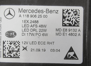 Lampa przednia przód lewa mercedes cla W118 X118 C118 full led 2019 24