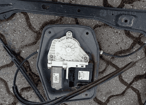 podnośnik szyby golf 5 lewy 3 drzwi 2