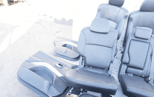 FOTELE BOCZKI WYKŁADZINA SKÓRA GRZANE 7 OSÓB MITSUBISHI OUTLANDER II 3