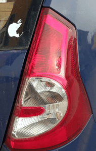 Dacia Sandero I  lampa tył tylna  prawa lewa 4
