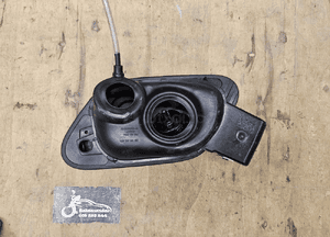 Klapka 5G0809857A 5G0809999A Wlewu Paliwa Wlew Czerwona LY3D VW Golf VII 7 Diesel 20