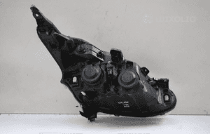 Lampa lewa przednia Peugeot 208 (uszkodzone ucho) 2