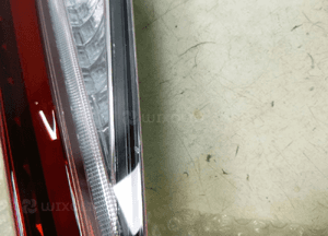Skoda enyaq iv lampa prawy tył tylna led w klapę 11