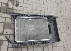 Citroen C4 grand picasso i van 2.0 benz pas przedni komplet chłodnice 4