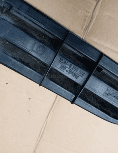 Kratka zderzaka prawy przód przednia prawa BMW 3 E46 8209926 3