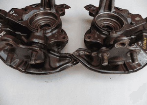 ZWROTNICA PIASTA LEWA PRZÓD COROLLA VERSO 2,0 D4D 5